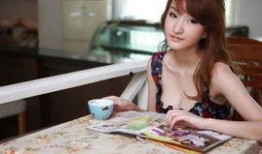 美胸佳人在线观看,揭秘网络热门健身教程，打造完美胸型
